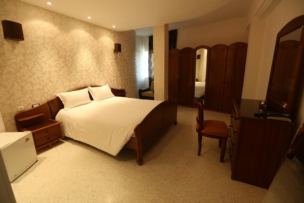 Hotel Ksar Dhiafa By Plaza Hotels & Resorts Sidi Bouzid Exteriör bild