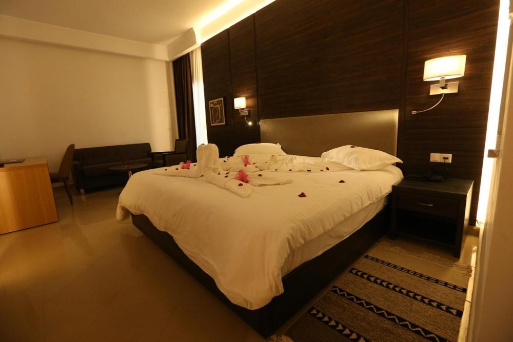 Hotel Ksar Dhiafa By Plaza Hotels & Resorts Sidi Bouzid Exteriör bild